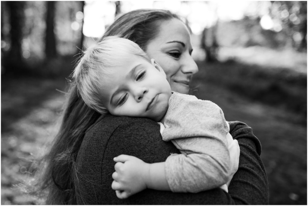 baby-asleep-on-mothers-shoulder-boston-portrait-photographer