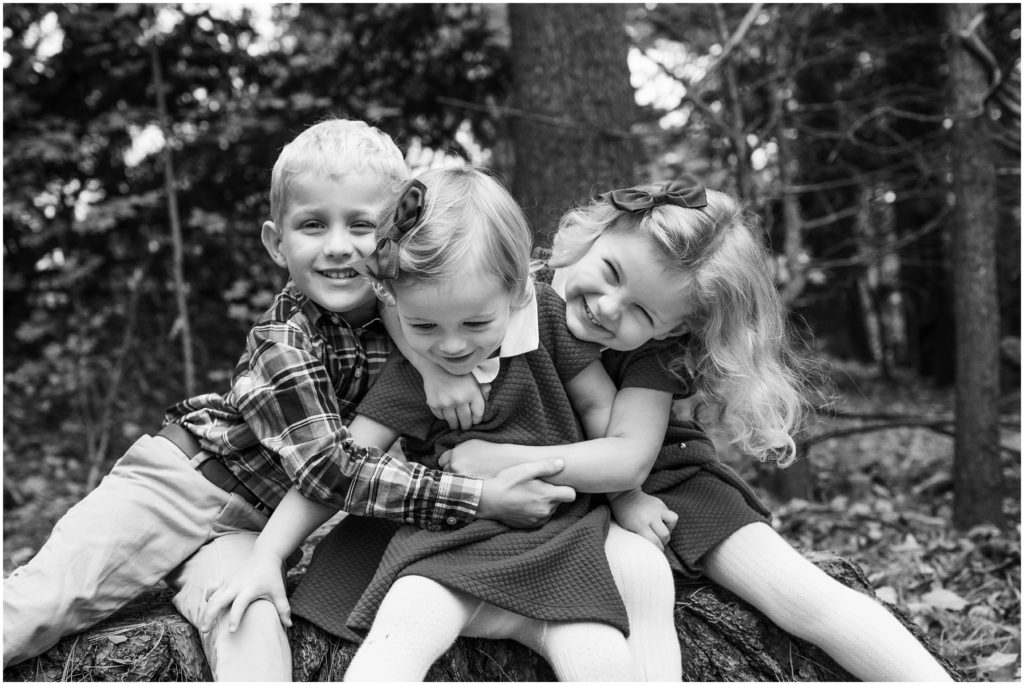 siblings-in-black-and-white-boston-photographer
