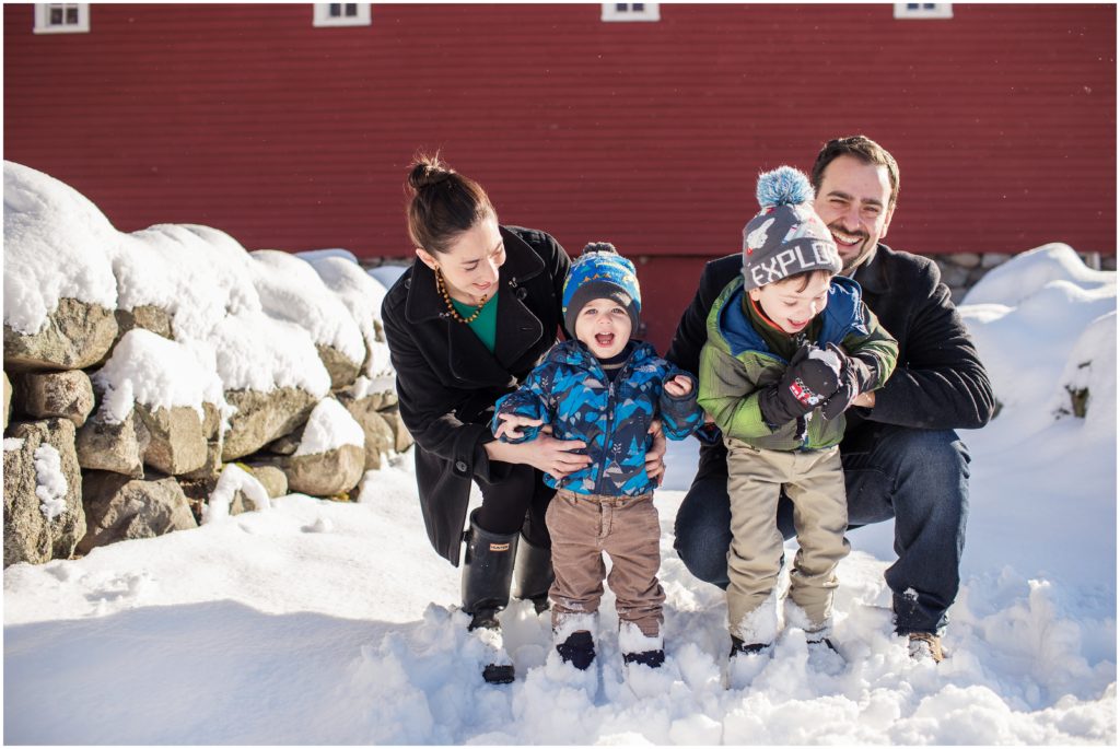 family-in-snowstorm-boston-child-photography