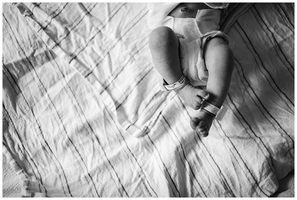 black-and-white-portrait-of-baby-feet-on-hospital-blanket-boston-newborn-photographer