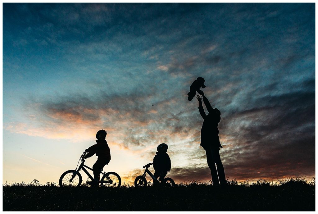 365 project tips for photographers and a family silhouette
