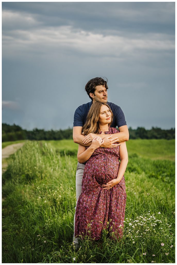 boston maternity photographer demonstrates poses